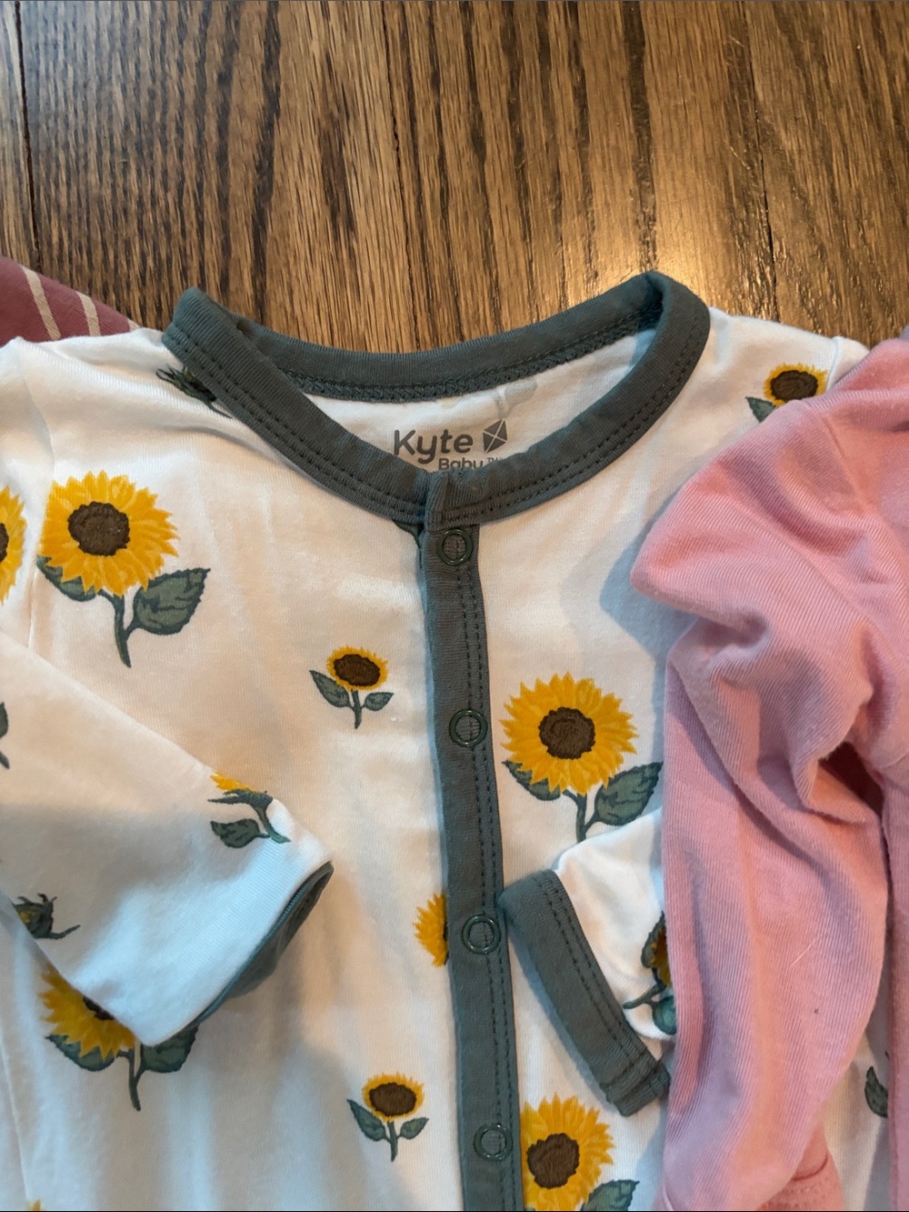 3 Kyte baby bamboo zippered footie’s with double zipper. 3-6 mos - Picture 4 of 7